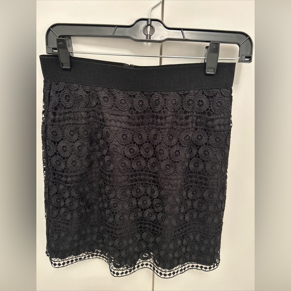 NEW WITH TAGS! Loft Outlet Solid Black Fully Lined Lace Skirt